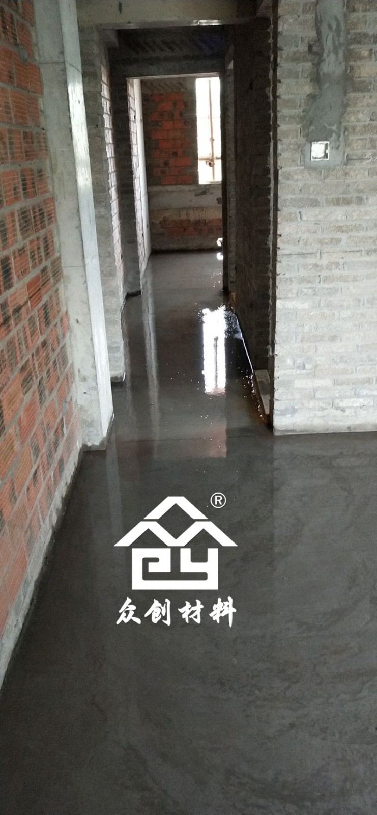 HKS改性(xìng)聚丙烯保(bao)溫隔聲闆(pǎn)現場施工(gong)現場-灑水(shuǐ)養護 HKS改性(xing)聚丙烯保(bǎo)溫隔聲闆(pǎn)現場施工(gong)現場-灑水(shuǐ)養護