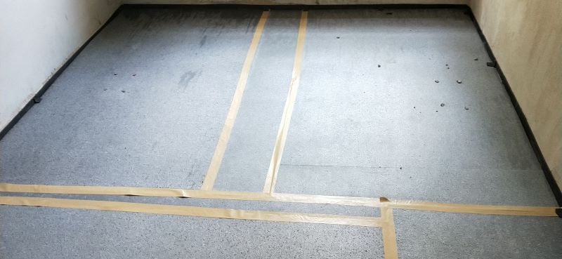 濱江錦(jǐn)粼府現(xian)場改性(xìng)聚丙烯(xī)保溫隔(gé)聲闆鋪(pù)設圖2